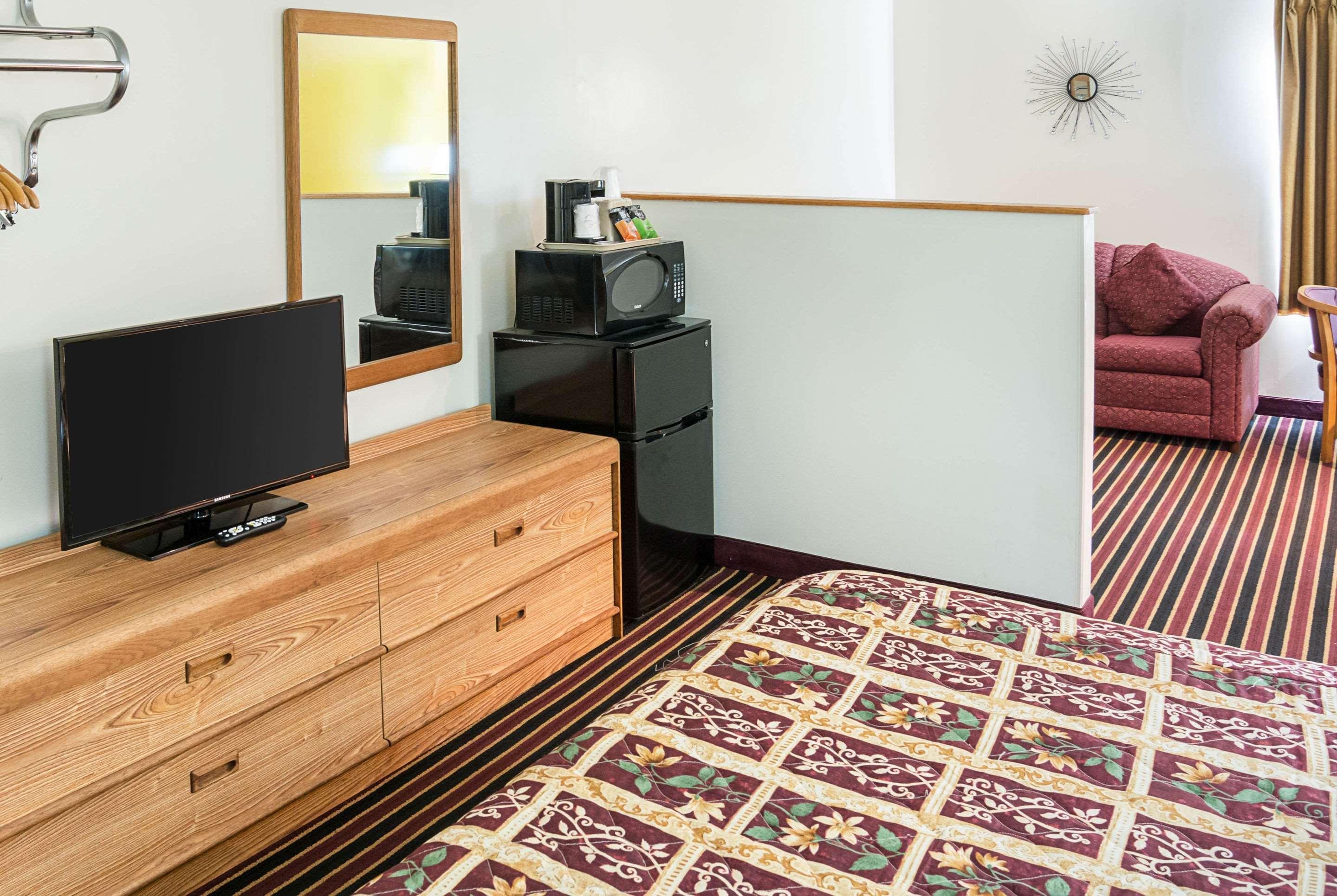 אוסטין Rodeway Inn & Suites מראה חיצוני תמונה